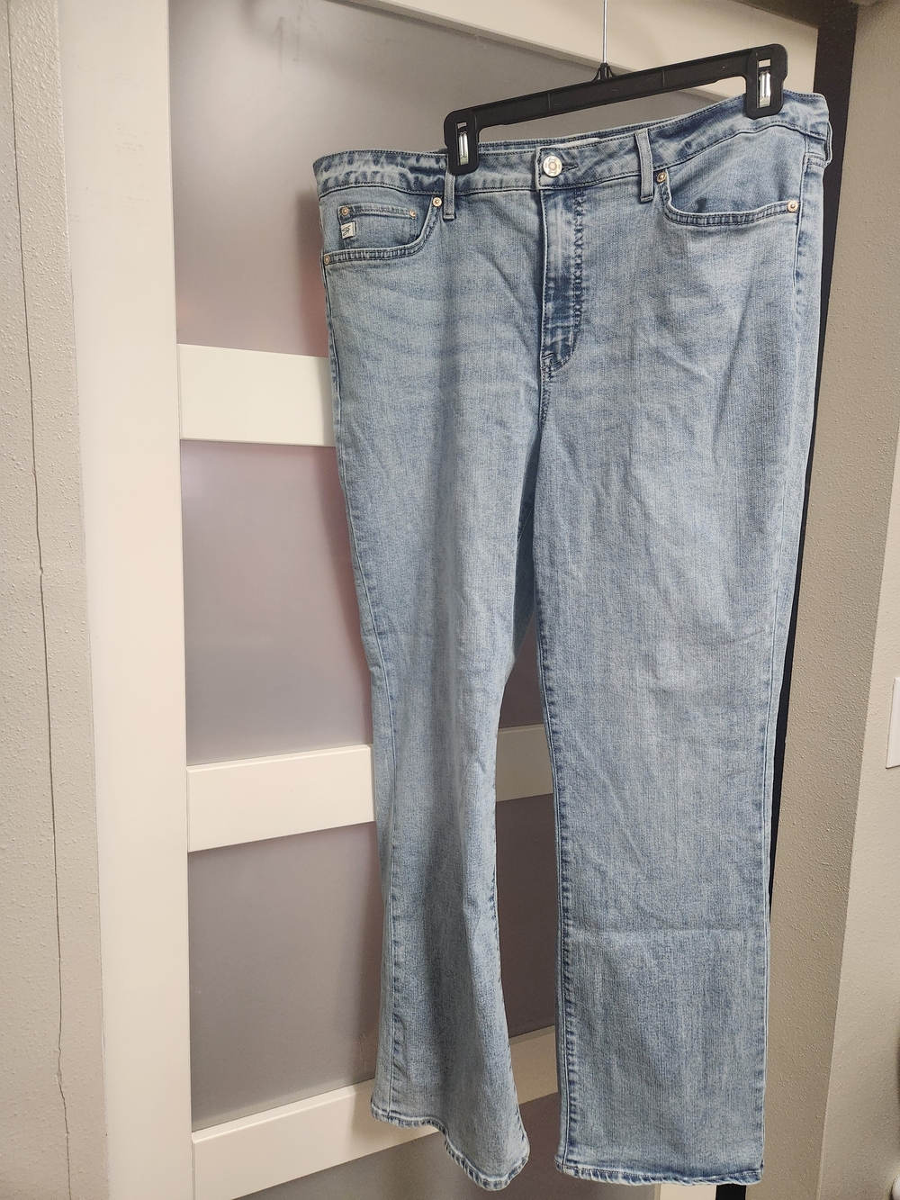 Seven7 Light Blue Straight Leg Women’s Jeans